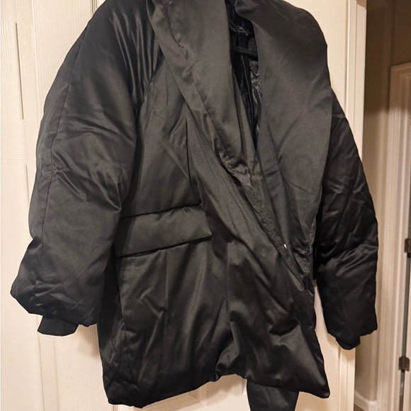 Banana Republic Lucila Satin Puffer Women's Coat - Picture 12 of 12